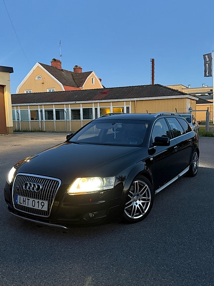 Audi A6 allroad 3 of 5