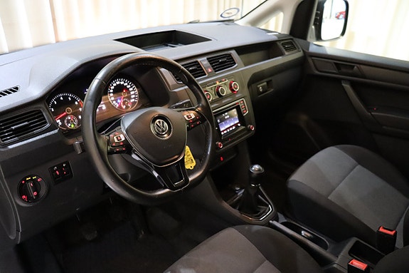 Volkswagen Caddy Maxi 18 of 23