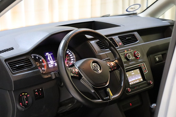 Volkswagen Caddy Maxi 16 of 23