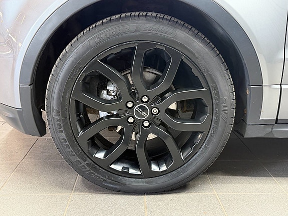 Land Rover Range Rover Evoque 9 of 19