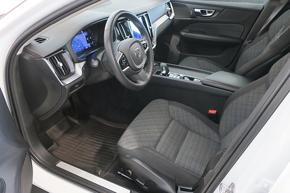 Volvo V60 Cross Country 5 of 5