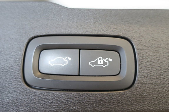 Volvo V60 Cross Country 16 of 17