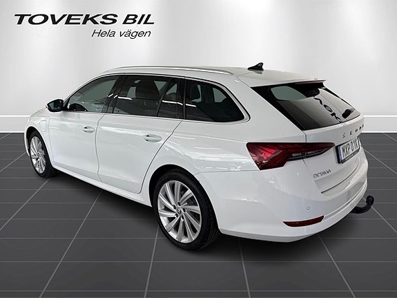 Skoda Octavia 3 of 5