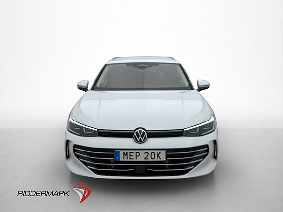 Volkswagen Passat 2 of 5