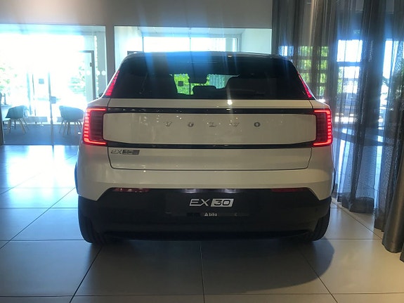 Volvo EX30 4 of 5