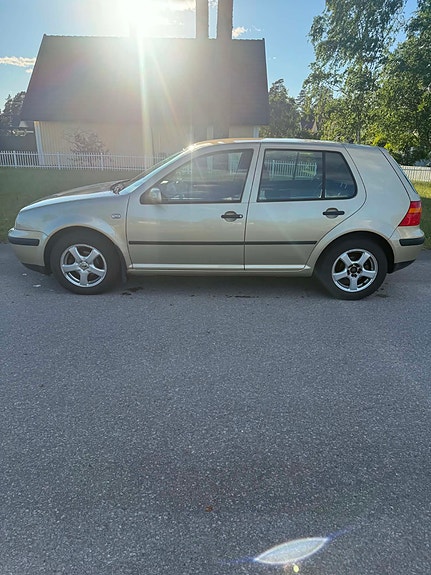Volkswagen Golf IV 3 of 8