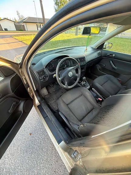 Volkswagen Golf IV 5 of 8