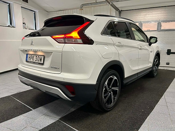 Mitsubishi Eclipse Cross 2 of 15