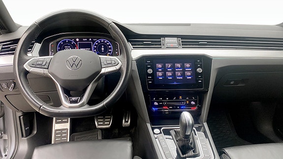 Volkswagen Passat 10 of 12