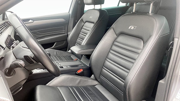 Volkswagen Passat 8 of 12