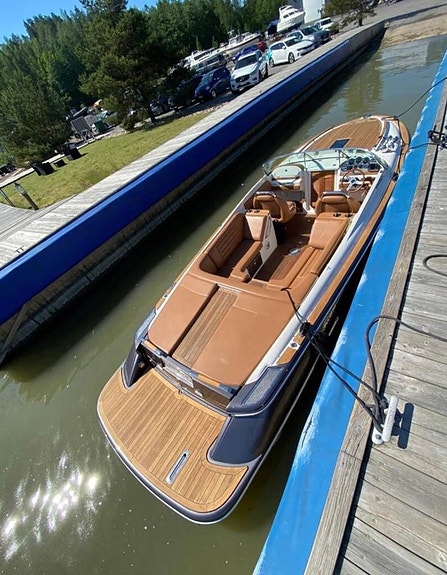 Chris-Craft Corsair 25 2 of 6