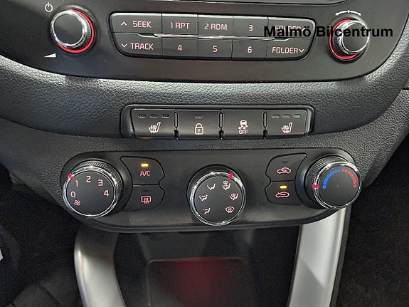 Kia Ceed 12 of 17