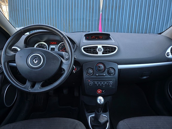 Renault Clio 7 of 10