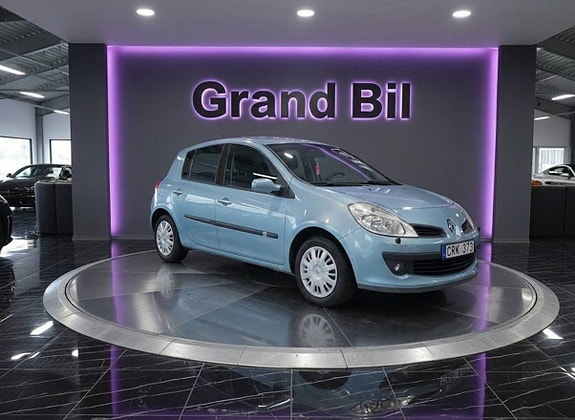 Renault Clio 2 of 5