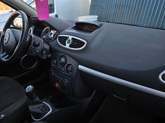 Renault Clio 8 of 10