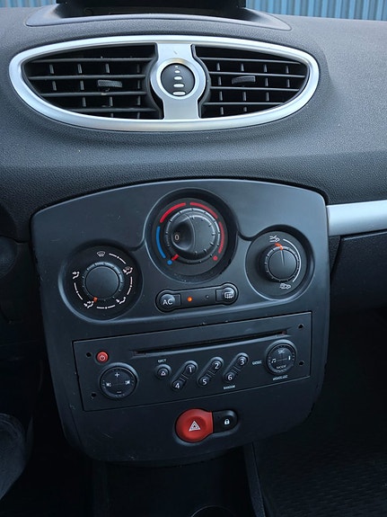 Renault Clio 9 of 10
