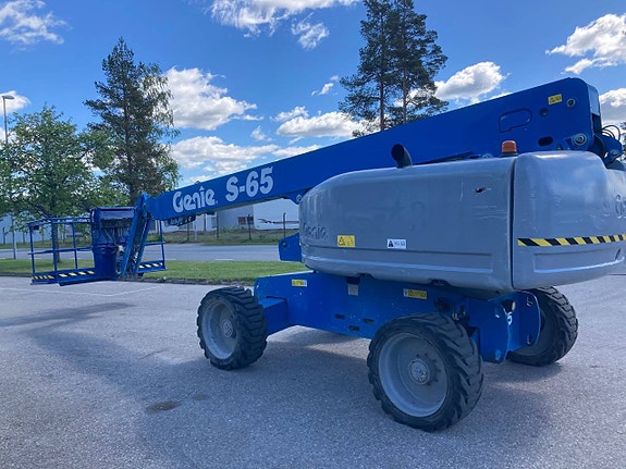 Bomlift Genie S-65 4 of 5