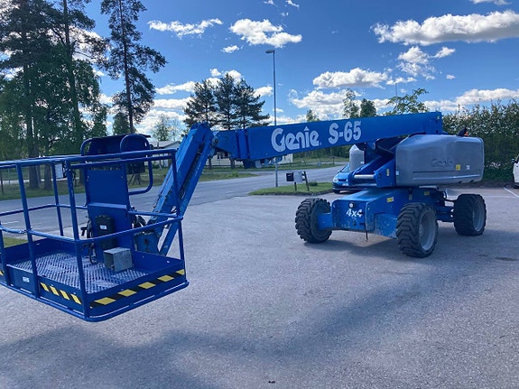 Bomlift Genie S-65 3 of 5