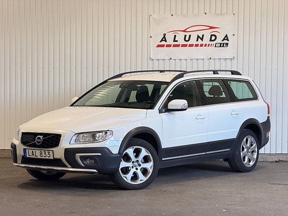 Volvo XC70 2 of 5
