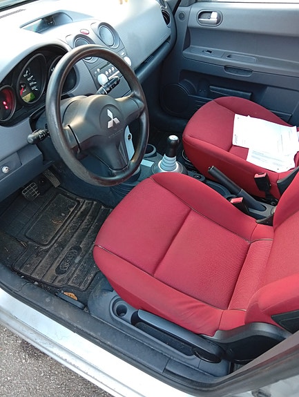 Mitsubishi Colt 5 of 7