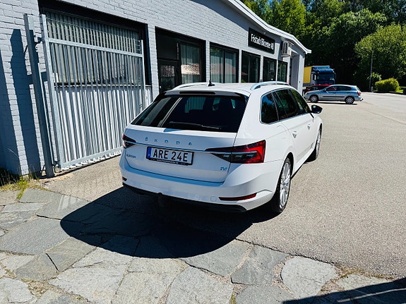 Skoda Superb 3 of 5