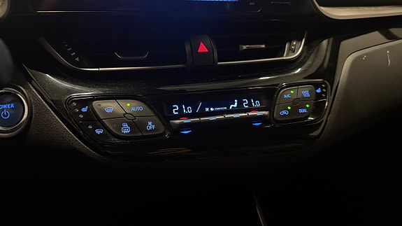 Toyota C-HR 25 of 30