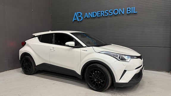 Toyota C-HR 4 of 5