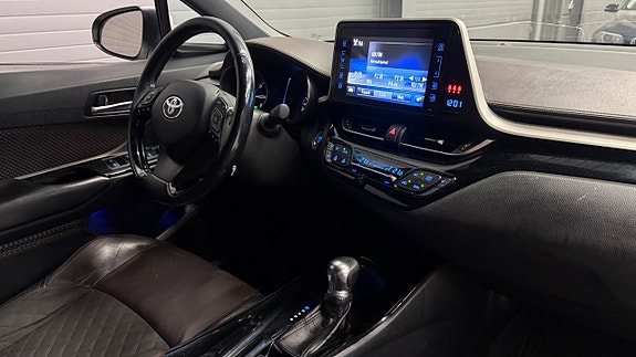 Toyota C-HR 19 of 30