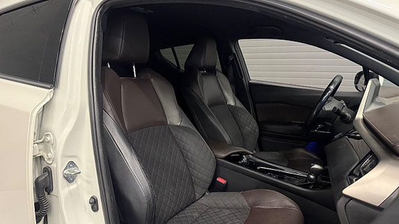 Toyota C-HR 20 of 30