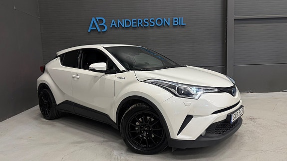 Toyota C-HR 2 of 5