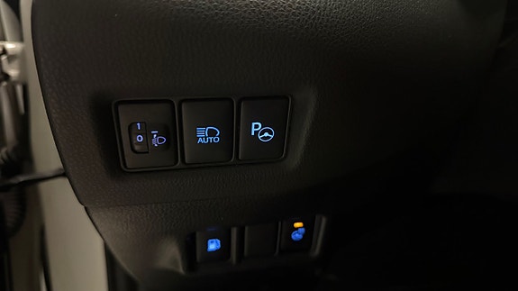 Toyota C-HR 27 of 30