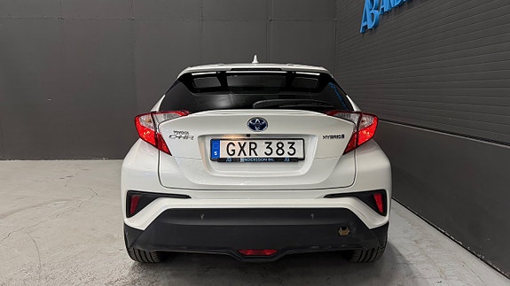 Toyota C-HR 8 of 30