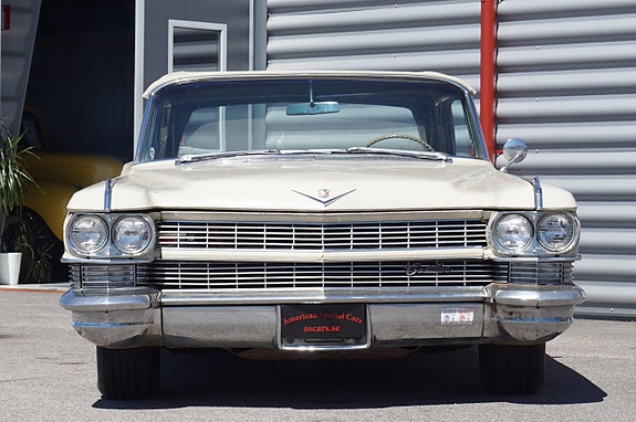 Cadillac Convertible 7 of 22