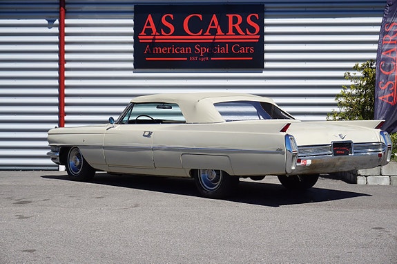 Cadillac Convertible 6 of 22