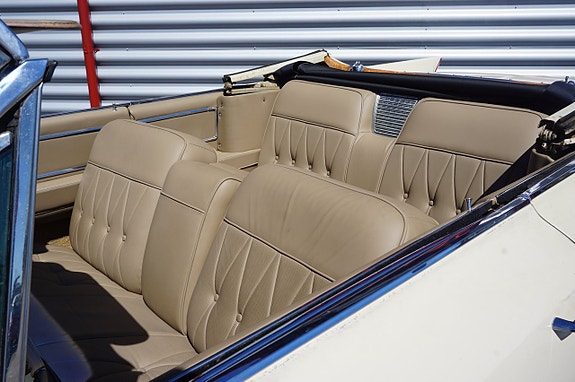 Cadillac Convertible 21 of 22