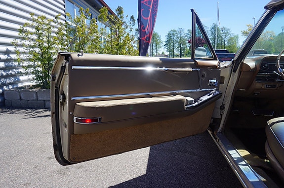 Cadillac Convertible 12 of 22