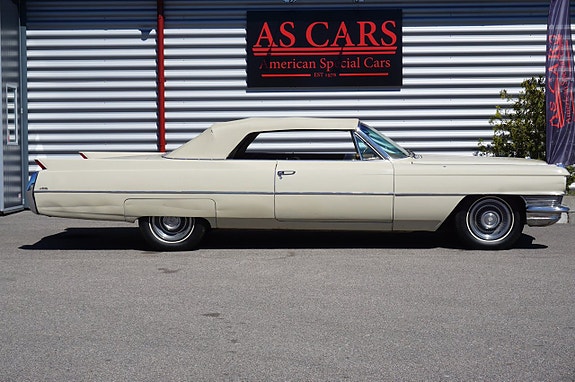 Cadillac Convertible 3 of 22