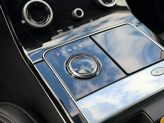 Land Rover Range Rover Velar 30 of 30
