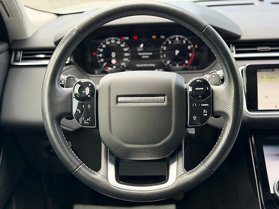 Land Rover Range Rover Velar 17 of 30