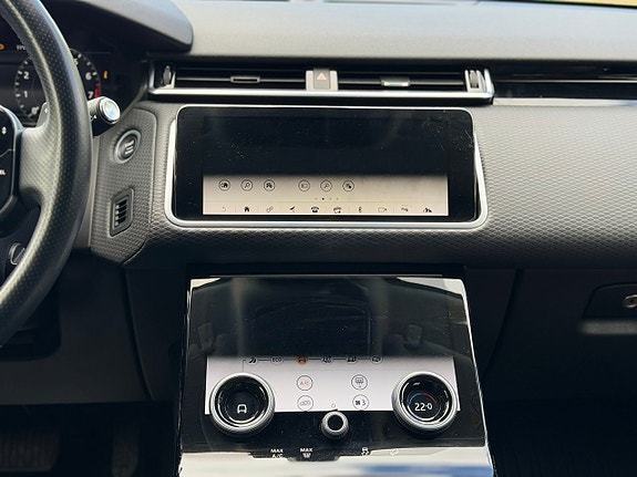 Land Rover Range Rover Velar 28 of 30