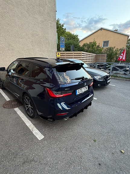 BMW 330e 9 of 11