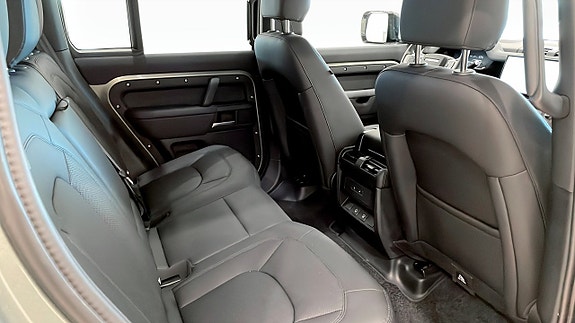 Land Rover Defender 90 5 of 5