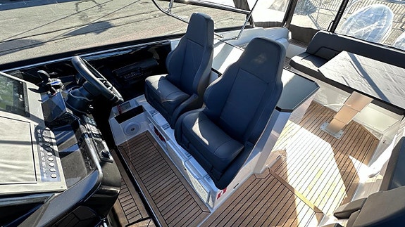 Finnmaster T9 med Yamaha 2x300 inkl Joystick -2022 22 of 30