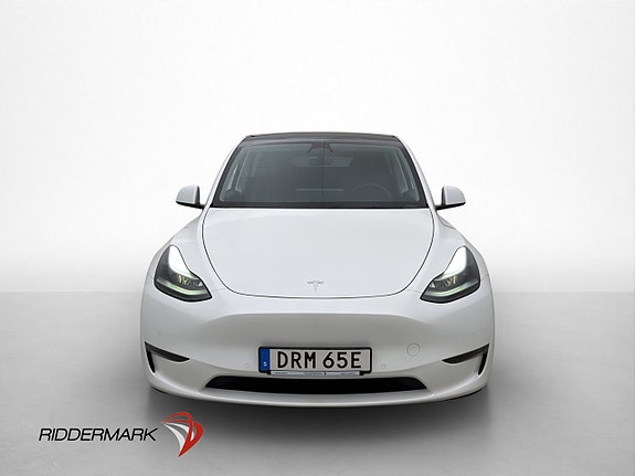 Tesla Model Y 3 of 5