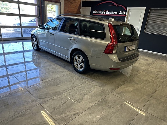 Volvo V50 4 of 5