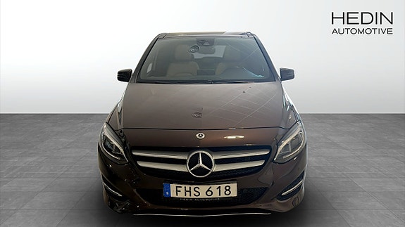 Mercedes-Benz B220 8 of 9