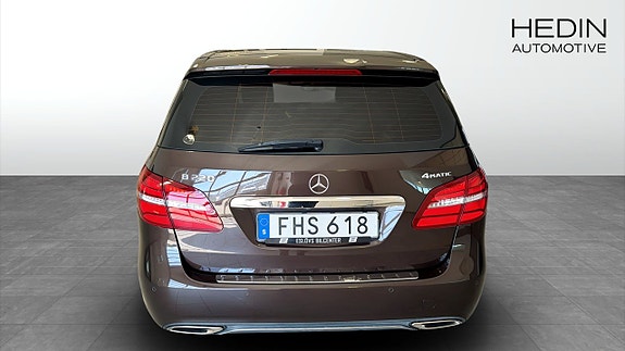 Mercedes-Benz B220 7 of 9