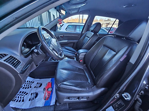 Hyundai Santa Fe 16 of 21