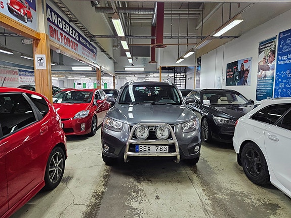 Hyundai Santa Fe 3 of 21