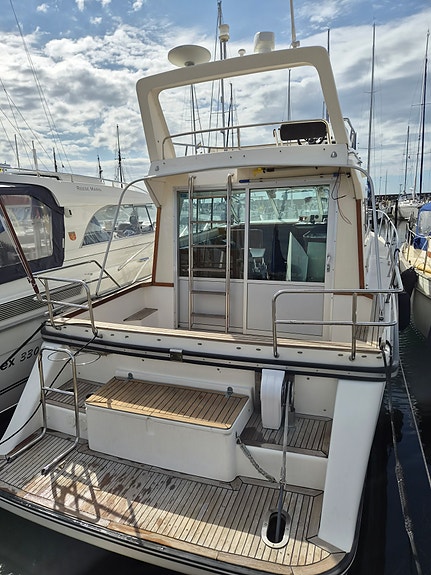 Forbina 9001 - Flybridge 5 of 5